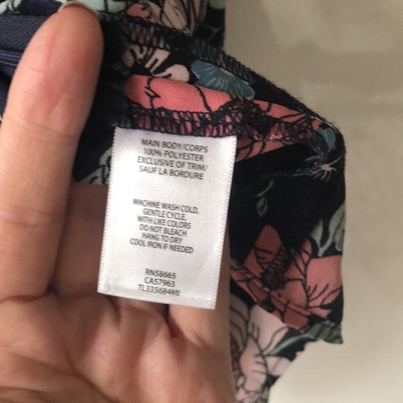 Leith Floral Cropped Tank Blouse - Picture 6 of 6